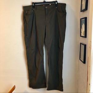 Men’s hiking pants - size 40 x 32, in brown